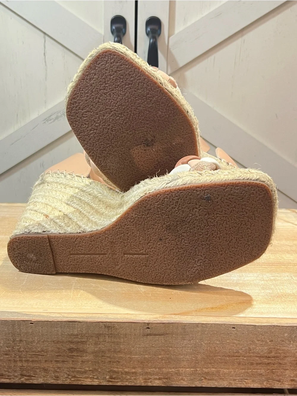Dolce Vita Nilton Tan Leather Wedge Sandals Espadrille Ankle Straps Women size 9